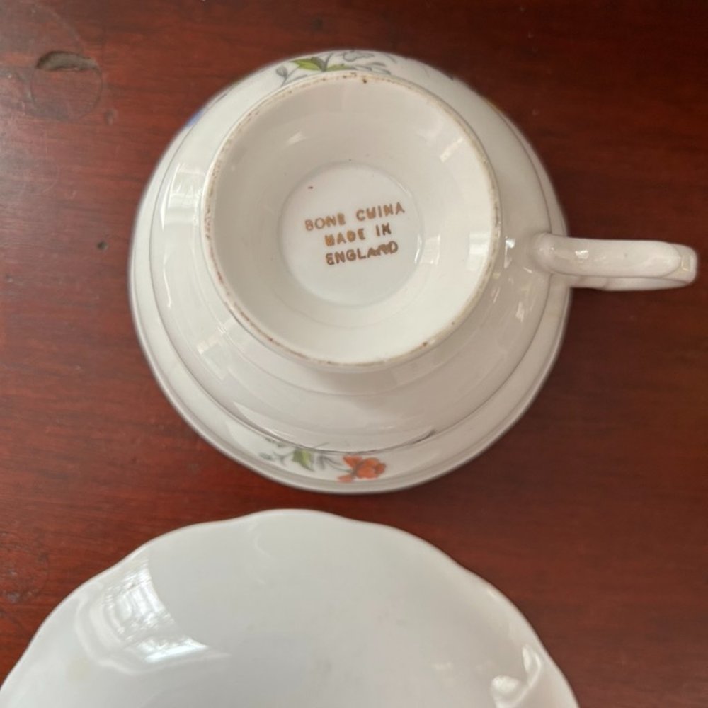 VTG Bone China Cup and Saucer made in England - Picture 5 of 6